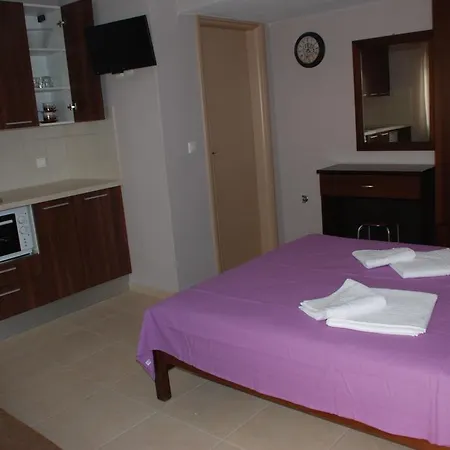 Marianna Apartment Nea Roda