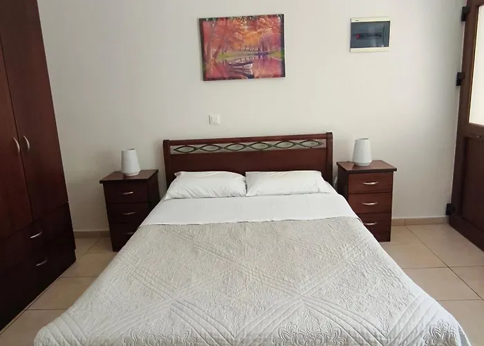 Marianna Apartamento Nea Roda